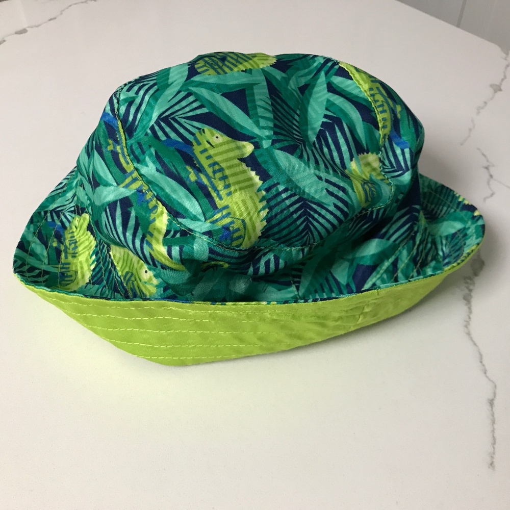 UV Skins Kids Bucket hat Size 5 NWOT Reversible Jungle Chameleon / Lime